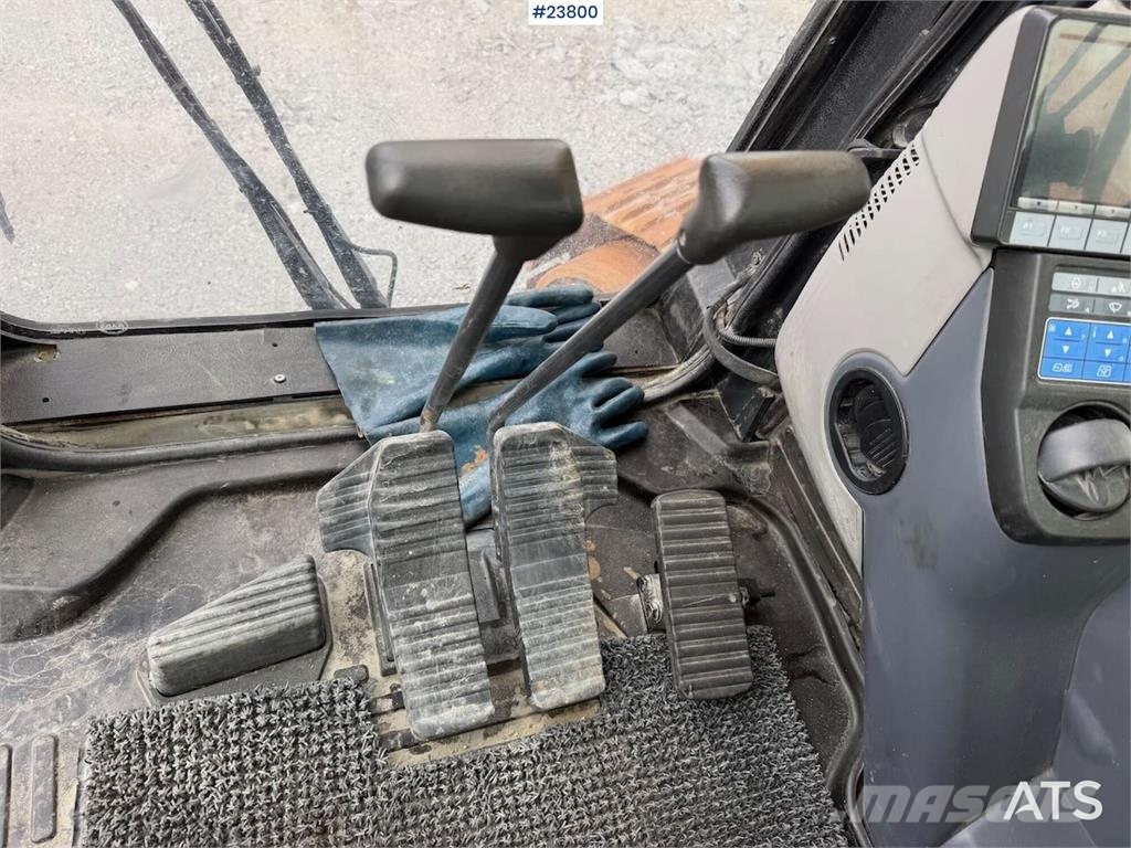 Komatsu PC490LC-11 excavator w/ 2 buckets حفارات زحافة