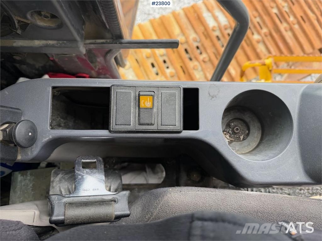 Komatsu PC490LC-11 excavator w/ 2 buckets حفارات زحافة
