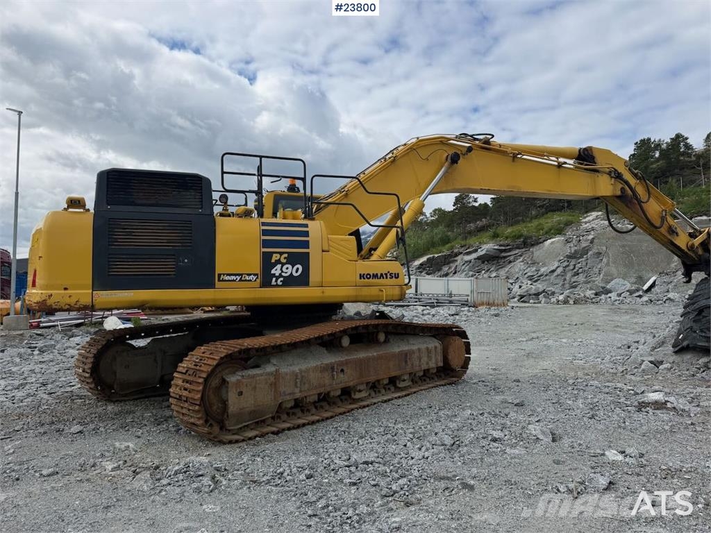 Komatsu PC490LC-11 excavator w/ 2 buckets حفارات زحافة