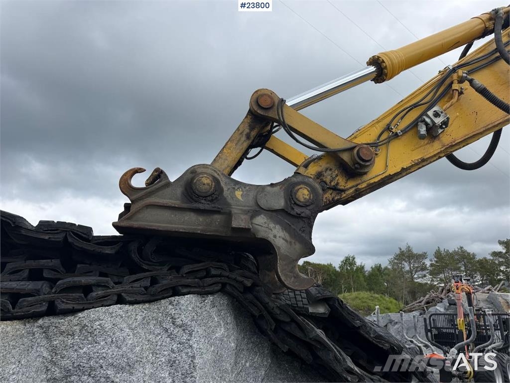 Komatsu PC490LC-11 excavator w/ 2 buckets حفارات زحافة