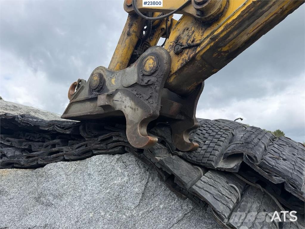 Komatsu PC490LC-11 excavator w/ 2 buckets حفارات زحافة