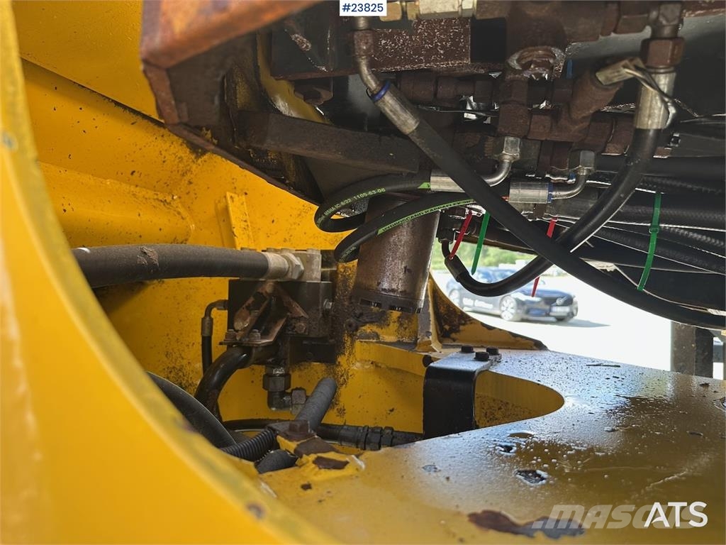 Komatsu WA320-3H wheel loader for sale as partial repair p Kolesové nakladače