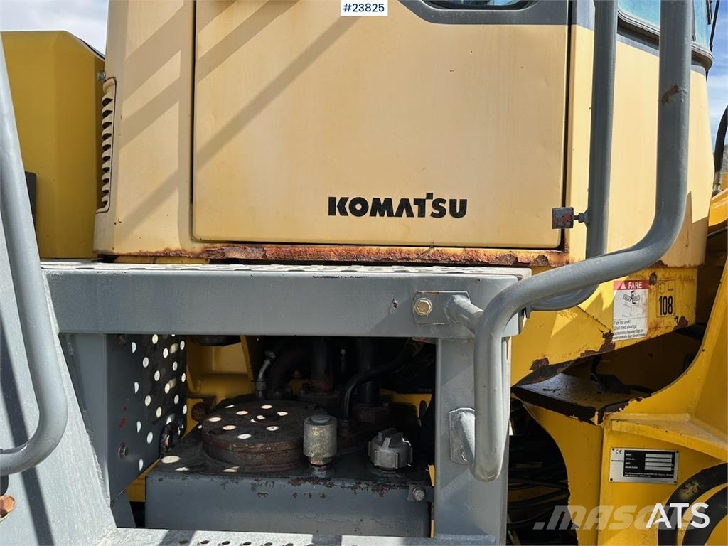 Komatsu WA320-3H wheel loader for sale as partial repair p Kolesové nakladače