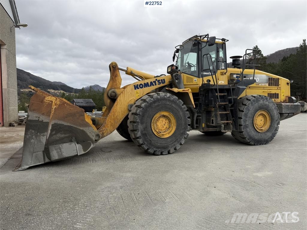 Komatsu WA500-7 wheel loader with a bucket, 2013, Sogn og Fjordane