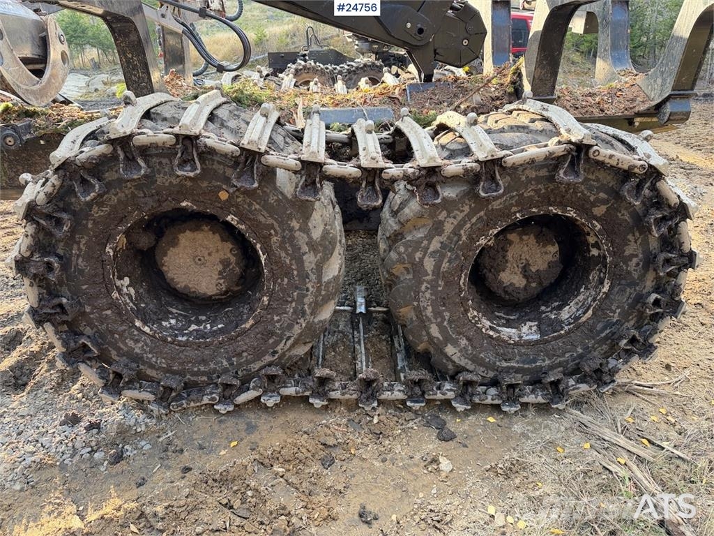 Komatsu XF875-1 Forwarder Forvarderi