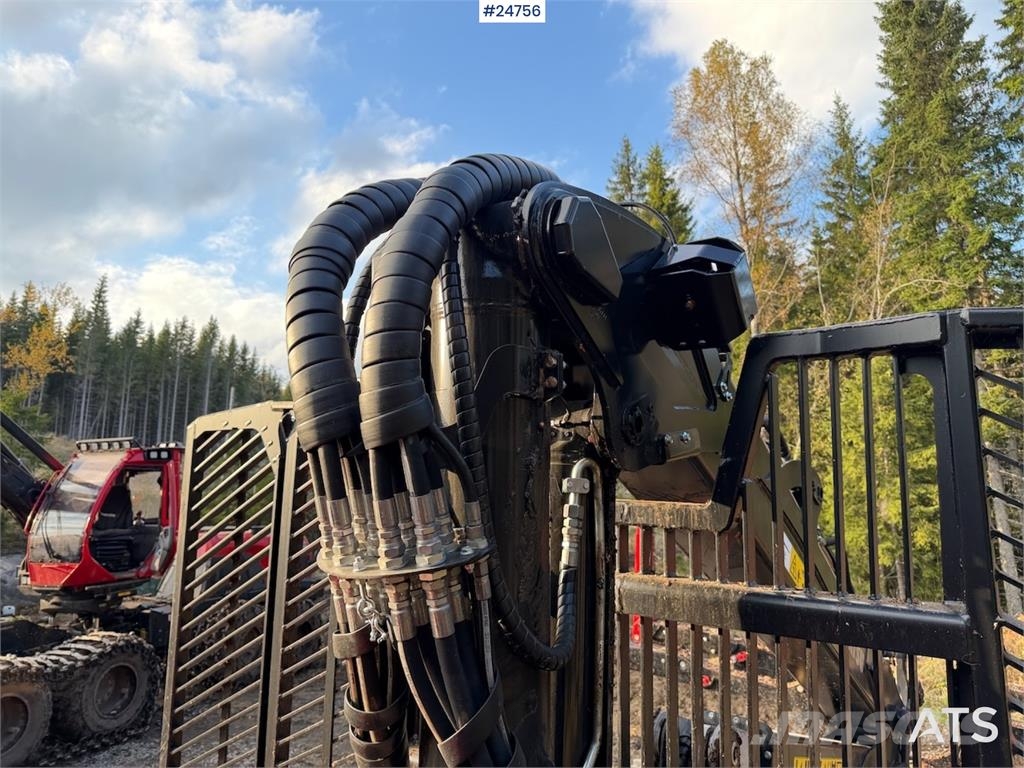 Komatsu XF875-1 Forwarder Forvarderi