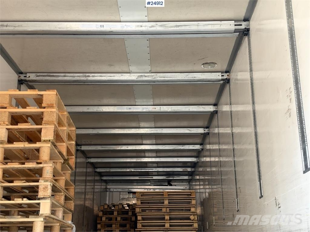Krone Box Semi-Trailer with Refrigeration/Freezer Unit a Прицепы-фургоны
