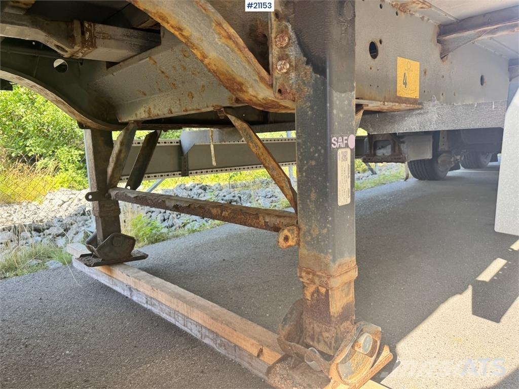 Krone Citysemi. Gesloten opleggers