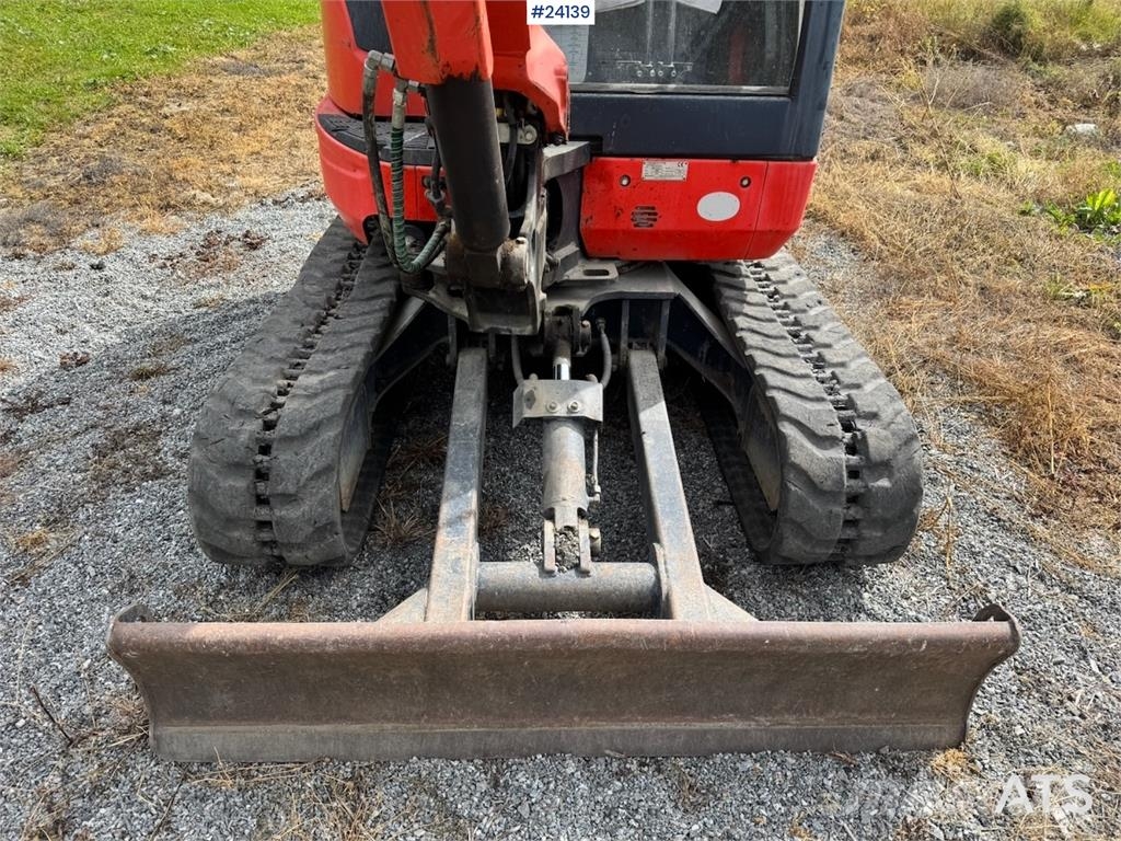 Kubota KX101 Mini Excavator with 2 Buckets حفارات صغيرة أقل من 7 طن (حفارات صغيرة)
