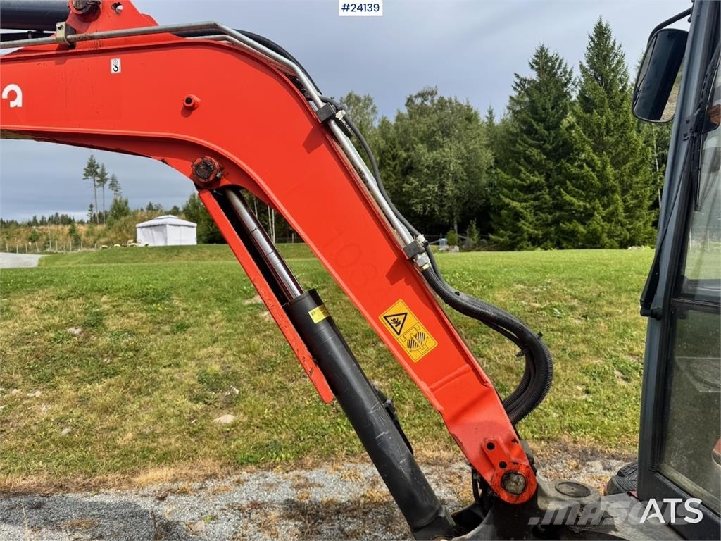 Kubota KX101 Mini Excavator with 2 Buckets حفارات صغيرة أقل من 7 طن (حفارات صغيرة)