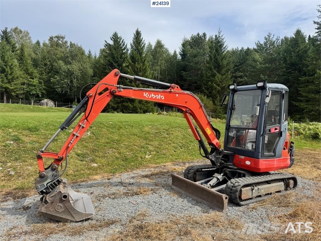 Kubota KX101 Mini Excavator with 2 Buckets حفارات صغيرة أقل من 7 طن (حفارات صغيرة)