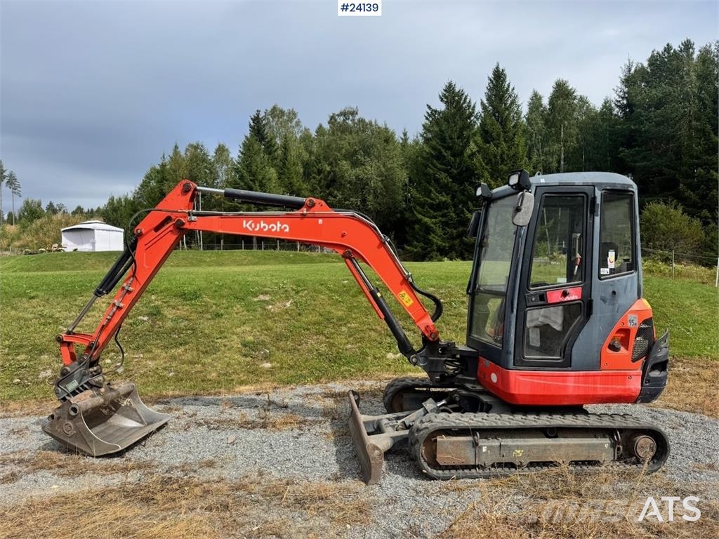 Kubota KX101 Mini Excavator with 2 Buckets حفارات صغيرة أقل من 7 طن (حفارات صغيرة)