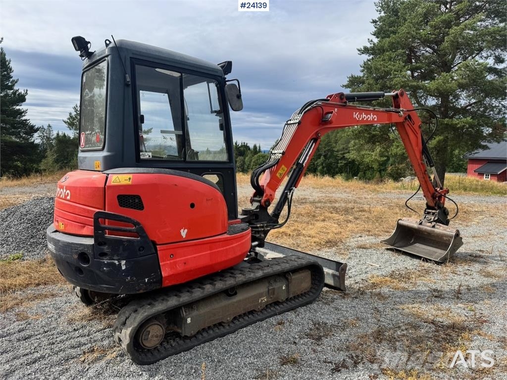 Kubota KX101 Mini Excavator with 2 Buckets حفارات صغيرة أقل من 7 طن (حفارات صغيرة)