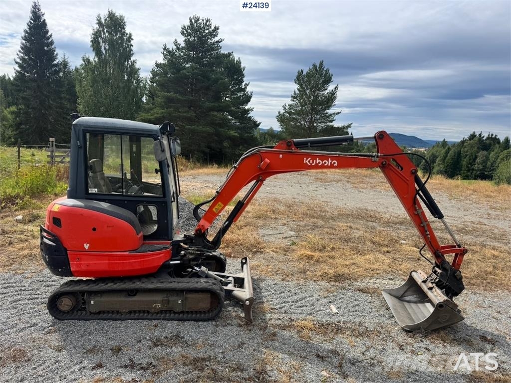 Kubota KX101 Mini Excavator with 2 Buckets حفارات صغيرة أقل من 7 طن (حفارات صغيرة)