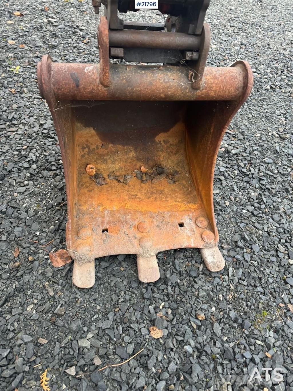Kubota U17-3a Mini Excavator with Digging Bucket – Custom Mini excavators < 7t (Mini diggers)