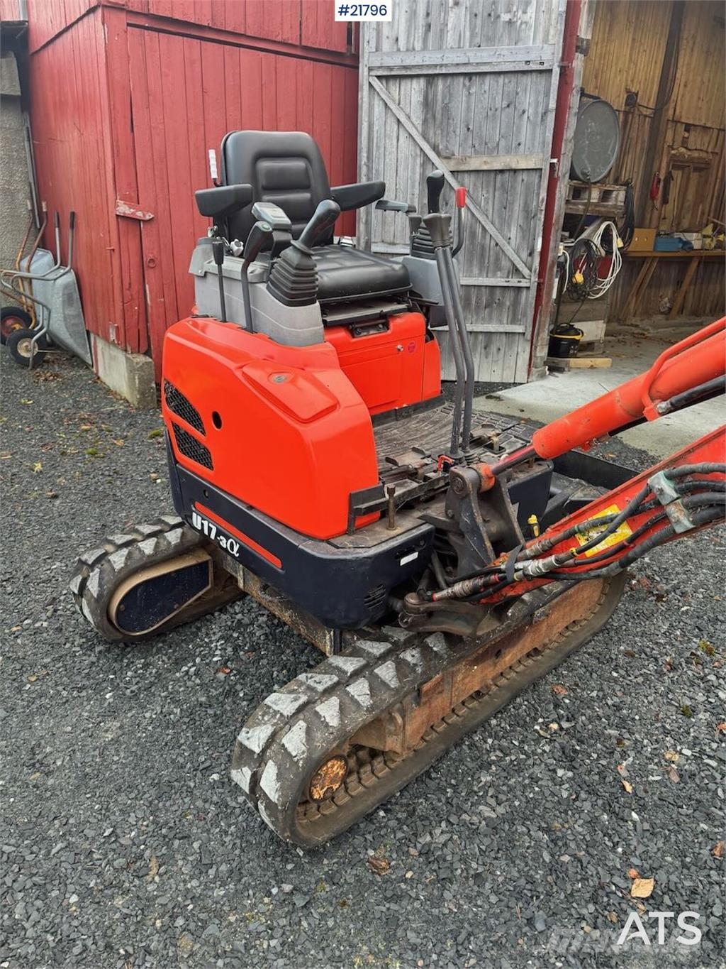 Kubota U17-3a Mini Excavator with Digging Bucket – Custom Mini excavators < 7t (Mini diggers)