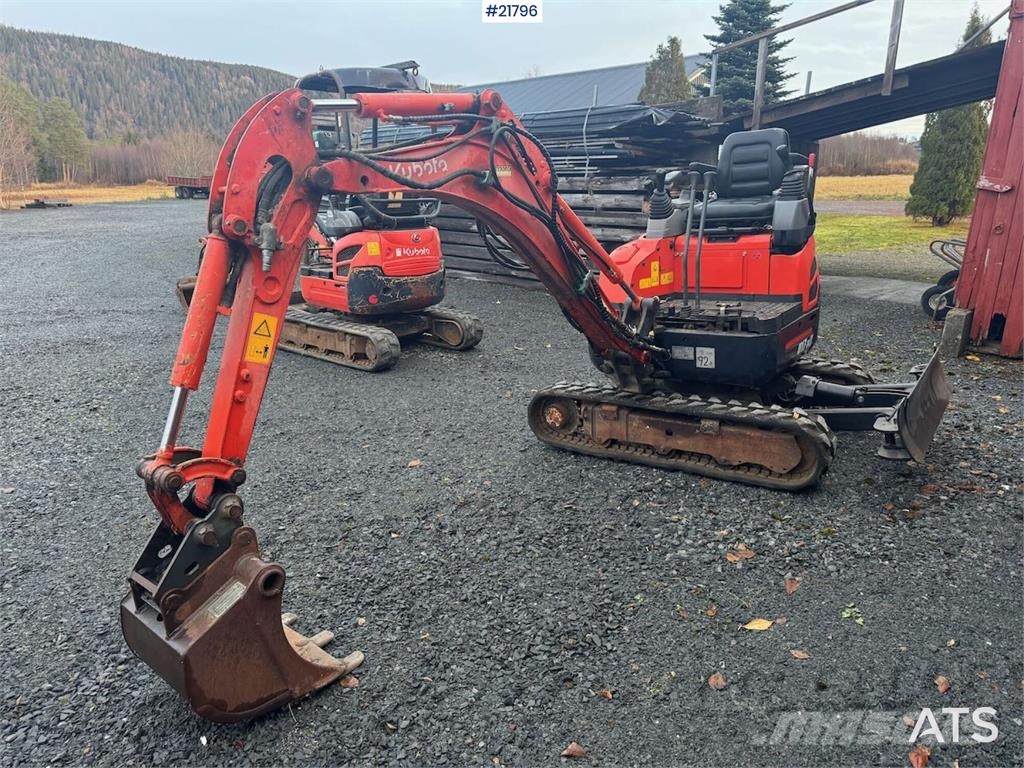 Kubota U17-3a Mini Excavator with Digging Bucket – Custom Mini excavators < 7t (Mini diggers)