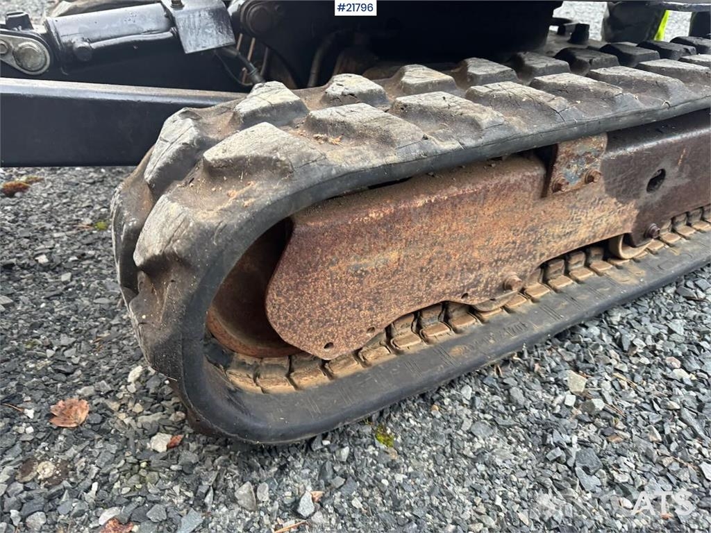 Kubota U17-3a Mini Excavator with Digging Bucket – Custom Mini excavators < 7t (Mini diggers)