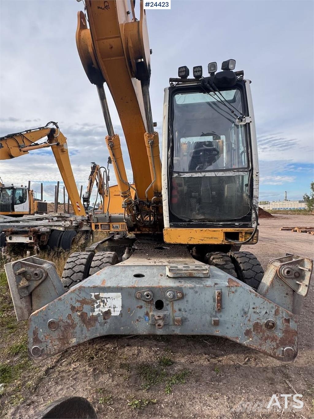 Liebherr A904C Wheeled Excavator w/ Hydraulically Elevating 휠 굴삭기
