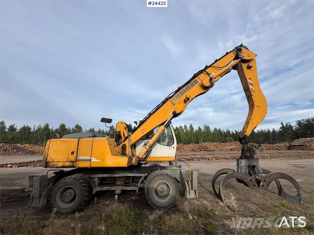 Liebherr A904C Wheeled Excavator w/ Hydraulically Elevating 휠 굴삭기