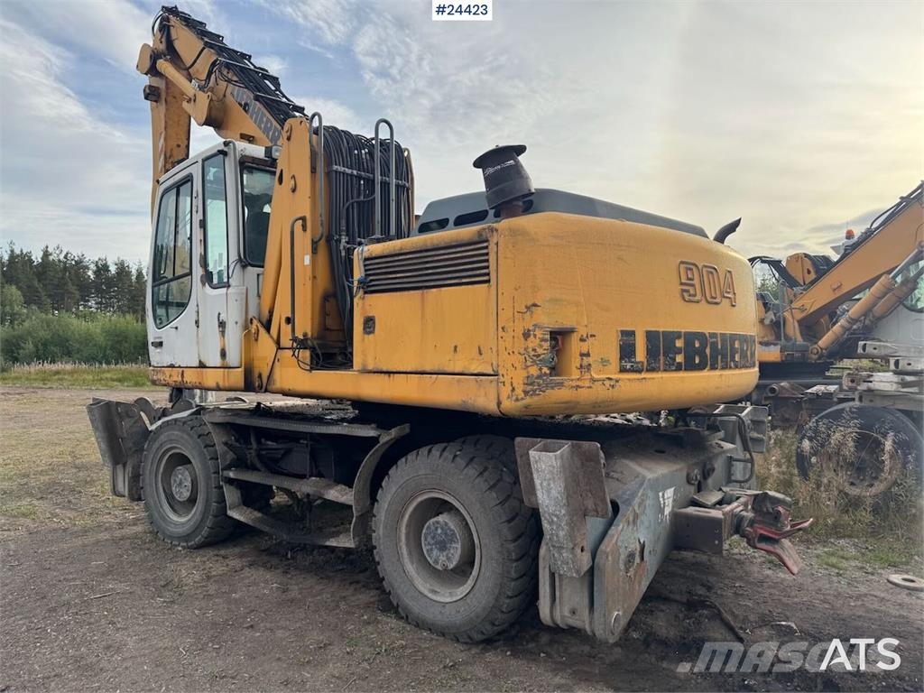 Liebherr A904C Wheeled Excavator w/ Hydraulically Elevating 휠 굴삭기