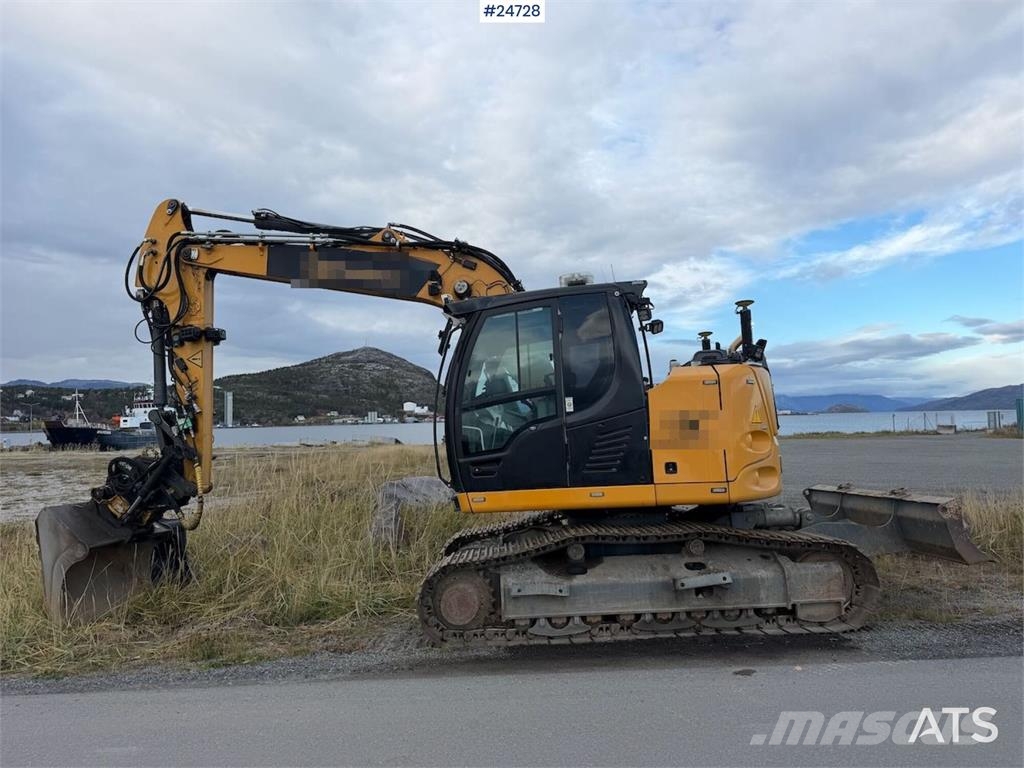 Liebherr R914 excavator with GPS, bucket, and tiltrotator.  Crawler excavators
