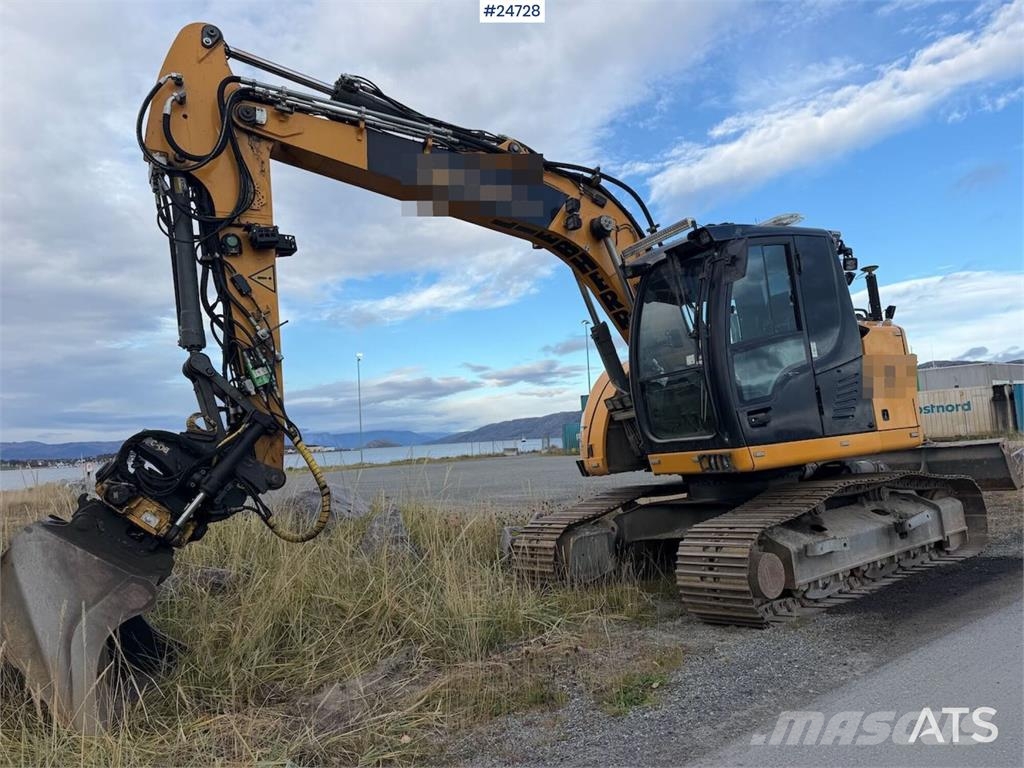 Liebherr R914 excavator with GPS, bucket, and tiltrotator.  Crawler excavators