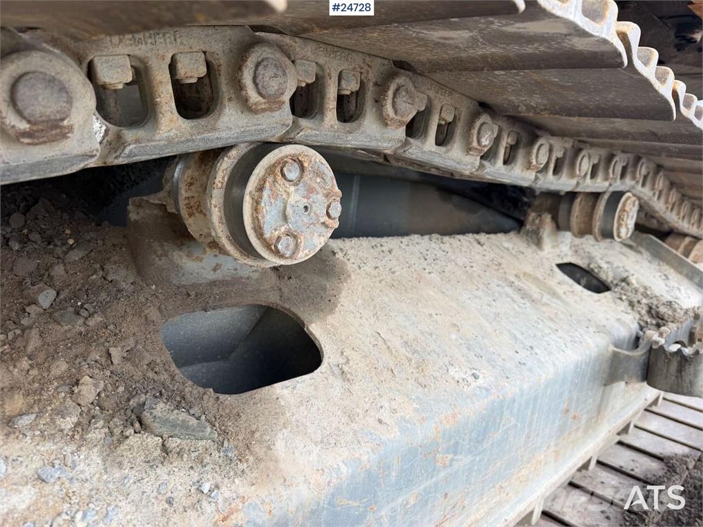 Liebherr R914 excavator with GPS, bucket, and tiltrotator.  Crawler excavators