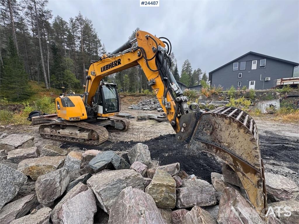 Liebherr R920 K LC Tracked Excavator – 2 Buckets, Tilt & Le Lánctalpas kotrók