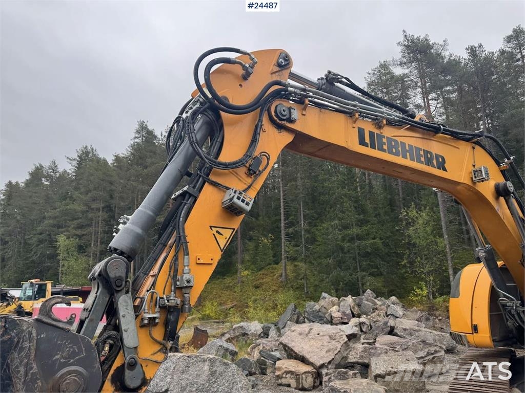 Liebherr R920 K LC Tracked Excavator – 2 Buckets, Tilt & Le Lánctalpas kotrók