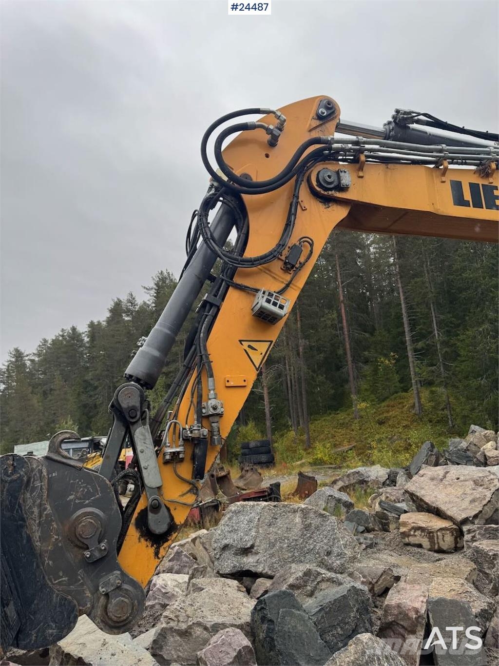 Liebherr R920 K LC Tracked Excavator – 2 Buckets, Tilt & Le Lánctalpas kotrók