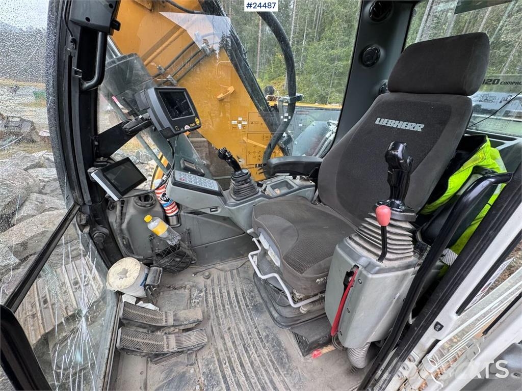 Liebherr R920 K LC Tracked Excavator – 2 Buckets, Tilt & Le Lánctalpas kotrók