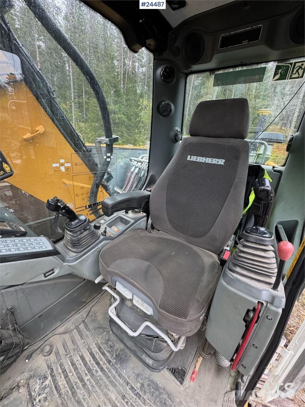 Liebherr R920 K LC Tracked Excavator – 2 Buckets, Tilt & Le Lánctalpas kotrók