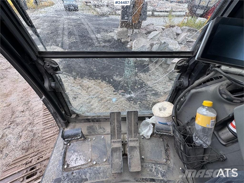 Liebherr R920 K LC Tracked Excavator – 2 Buckets, Tilt & Le Lánctalpas kotrók