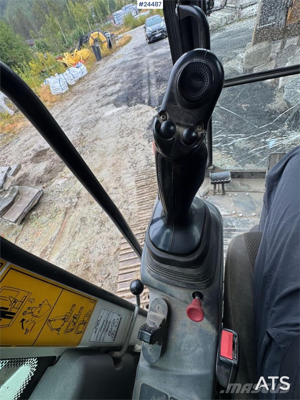 Liebherr R920 K LC Tracked Excavator – 2 Buckets, Tilt & Le Lánctalpas kotrók