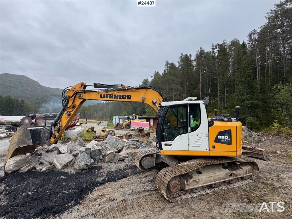 Liebherr R920 K LC Tracked Excavator – 2 Buckets, Tilt & Le Lánctalpas kotrók