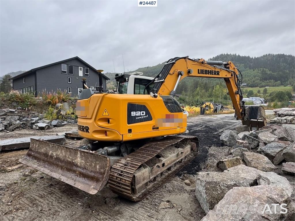 Liebherr R920 K LC Tracked Excavator – 2 Buckets, Tilt & Le Lánctalpas kotrók