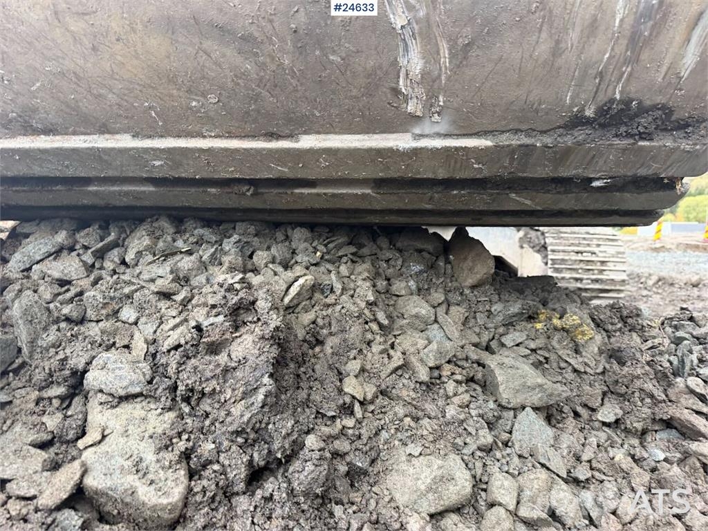 Liebherr R920 LC reduced-tail-swing excavator with GPS, 2 b Beltegraver