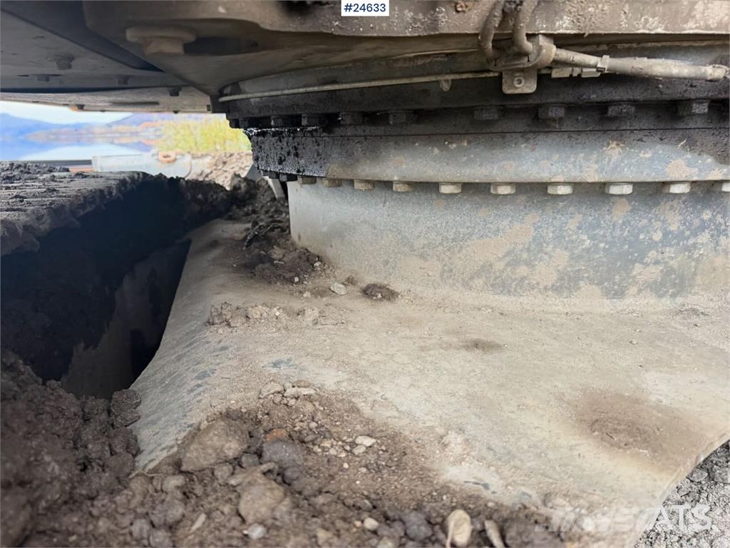 Liebherr R920 LC reduced-tail-swing excavator with GPS, 2 b Beltegraver
