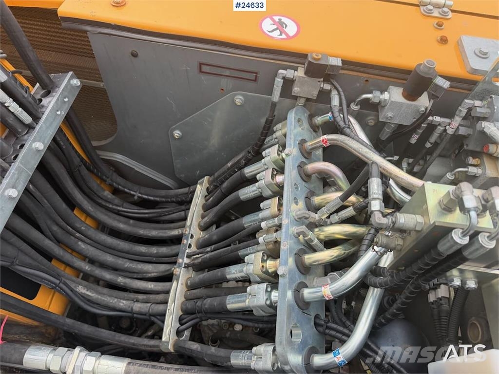 Liebherr R920 LC reduced-tail-swing excavator with GPS, 2 b Beltegraver