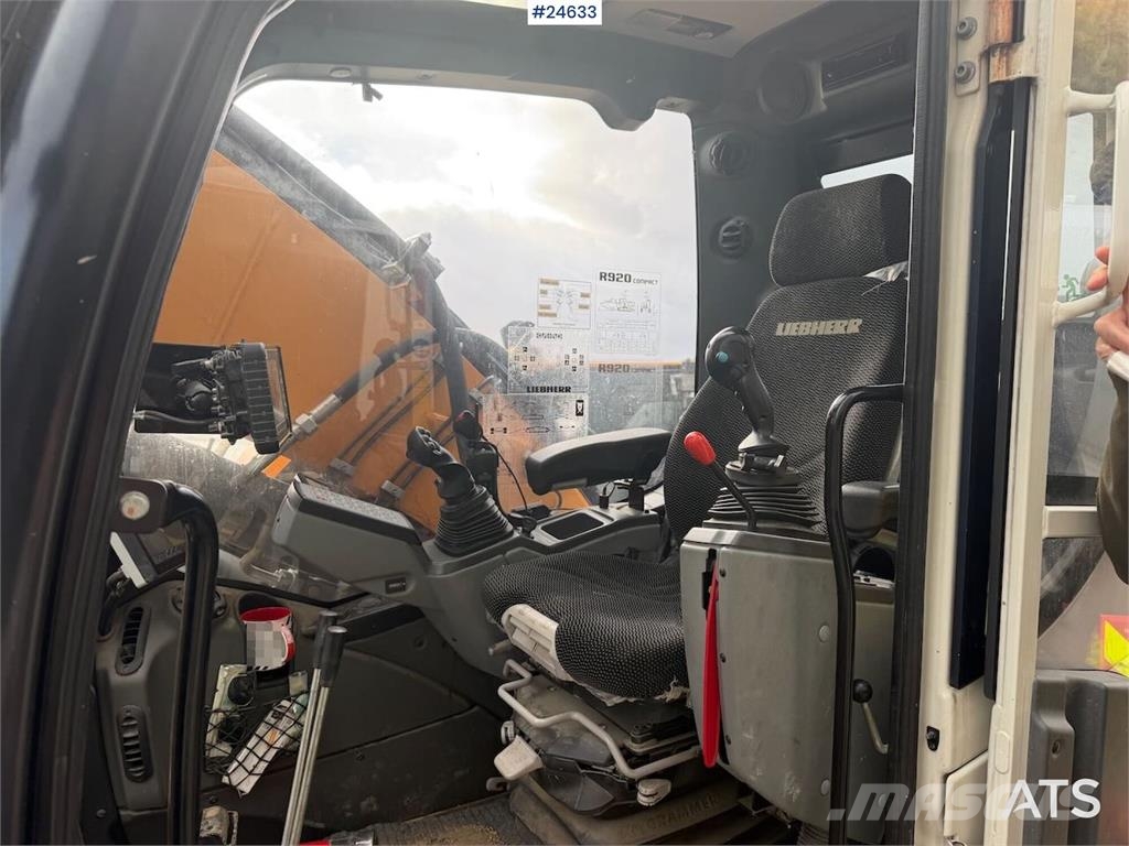 Liebherr R920 LC reduced-tail-swing excavator with GPS, 2 b Beltegraver