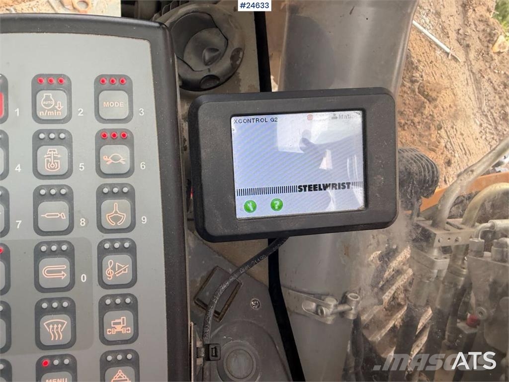 Liebherr R920 LC reduced-tail-swing excavator with GPS, 2 b Beltegraver