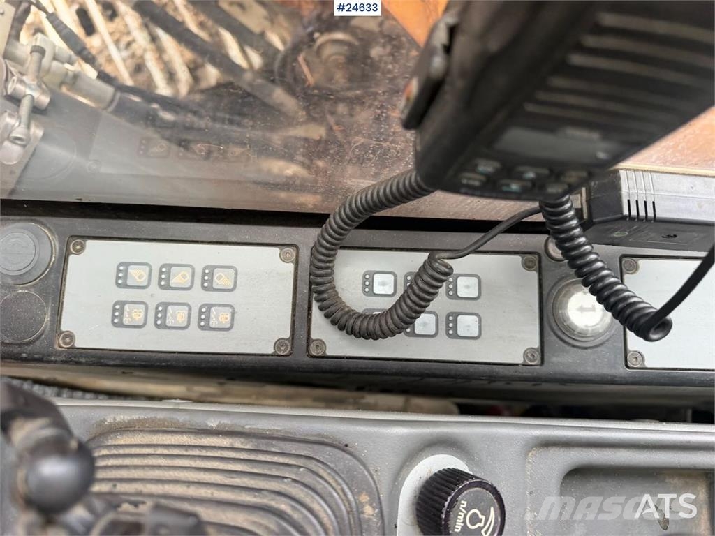 Liebherr R920 LC reduced-tail-swing excavator with GPS, 2 b Beltegraver