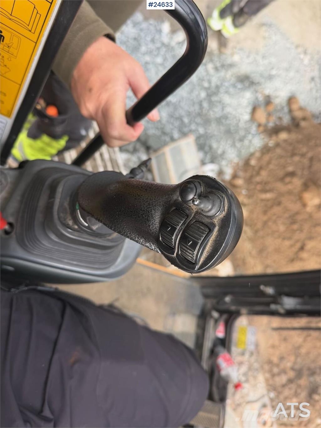 Liebherr R920 LC reduced-tail-swing excavator with GPS, 2 b Beltegraver