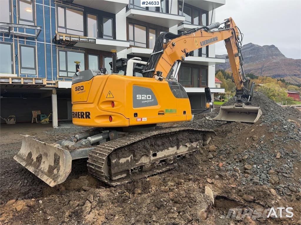 Liebherr R920 LC reduced-tail-swing excavator with GPS, 2 b Beltegraver