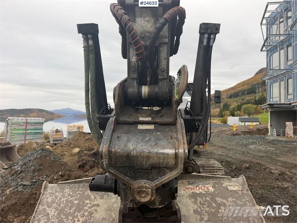 Liebherr R920 LC reduced-tail-swing excavator with GPS, 2 b Beltegraver
