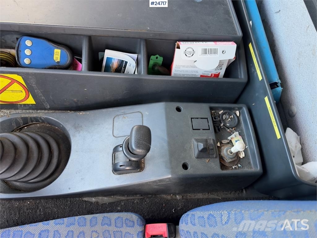 MAN LE 15.220 4x2 Box Truck with Tail Lift and Refrige Kofferaufbau