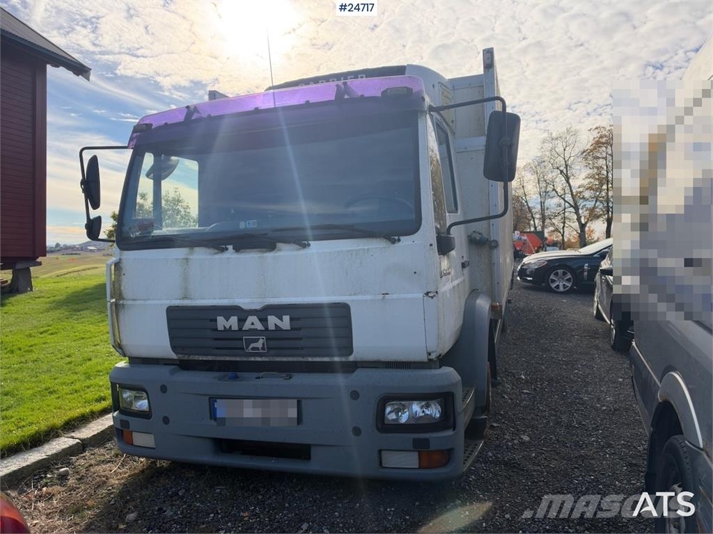 MAN LE 15.220 4x2 Box Truck with Tail Lift and Refrige Kofferaufbau