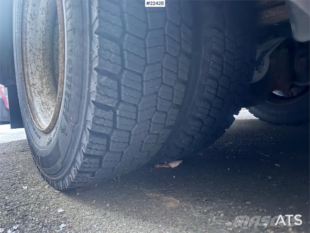 MAN LE 9.220 Box Truck – Low Mileage Caminhões baú