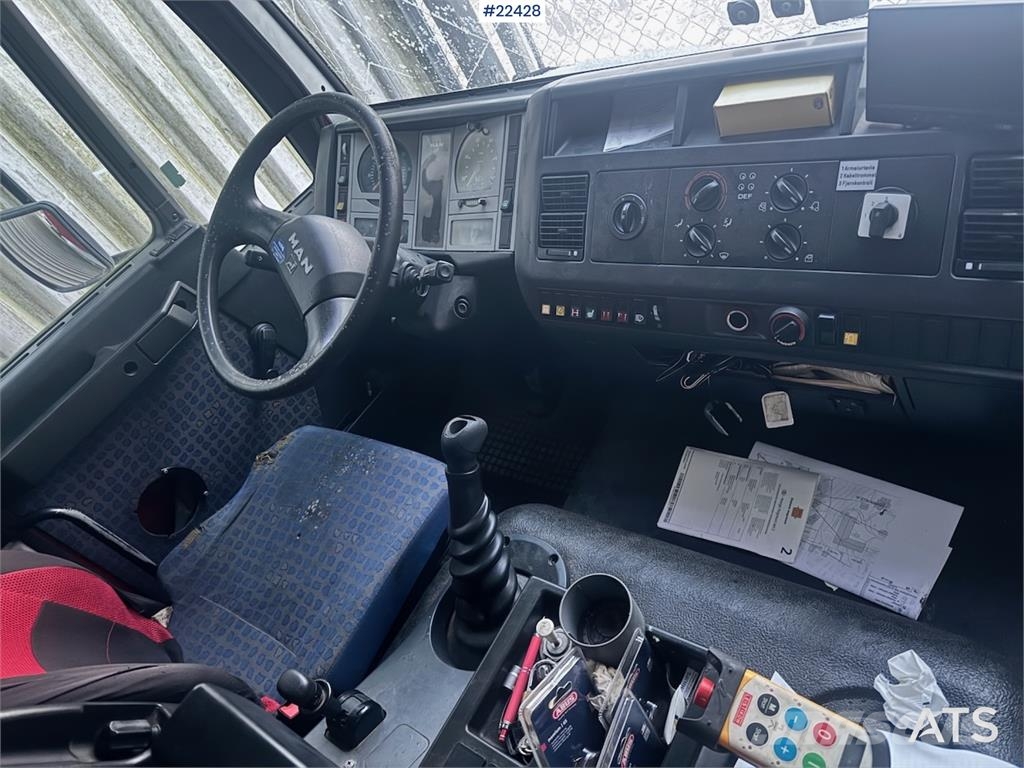 MAN LE 9.220 Box Truck – Low Mileage Caminhões baú